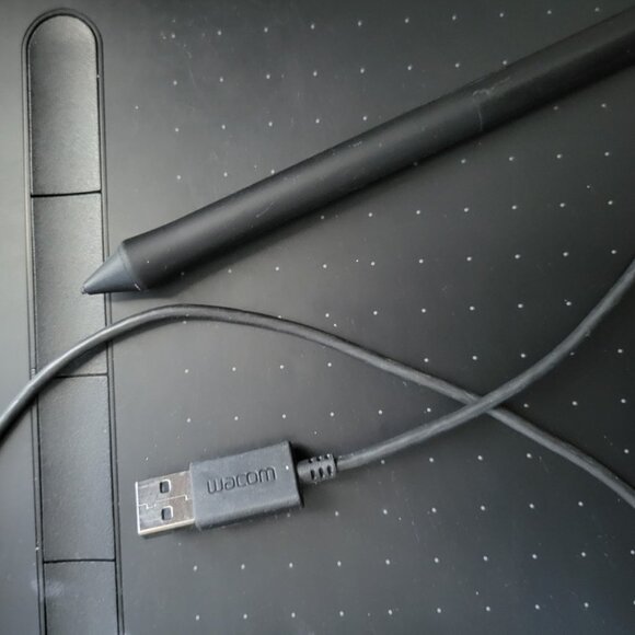 2019 Wacom Intuos for Digital Art - Picture 2 of 2